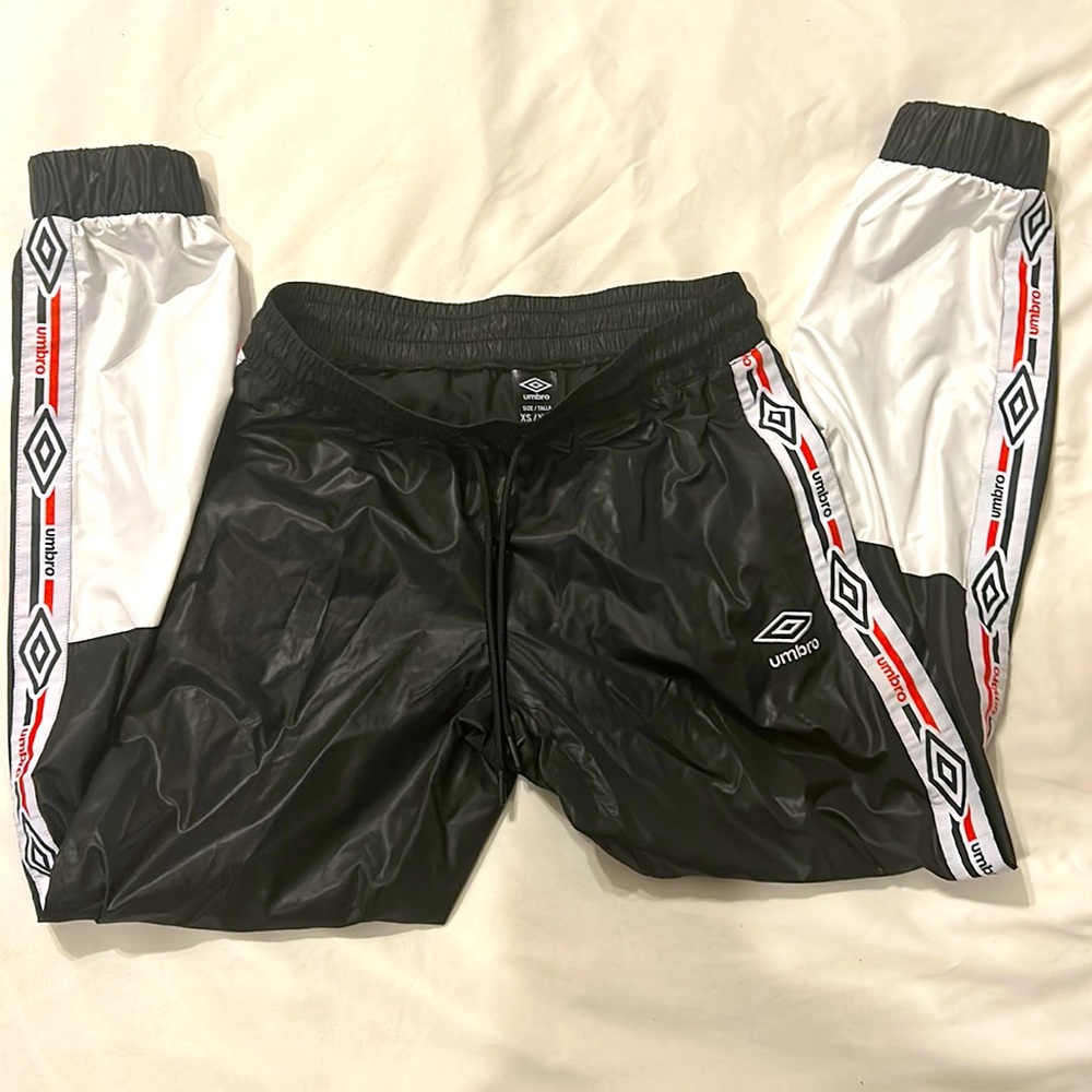 Umbro wind pants